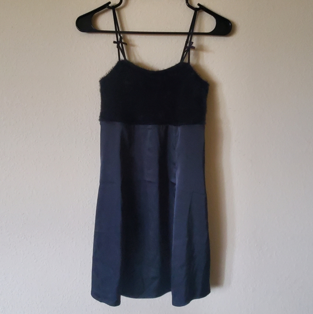 VS Short Black Night Gown